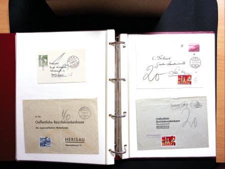 1878-1970 Sammlung NACHPORTOMARKEN in zwei Steckbüchern,