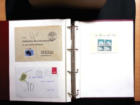 1878-1970 Sammlung NACHPORTOMARKEN in zwei Steckbüchern,