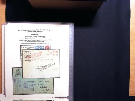 Poches de l'Atlantique : 42 plis dont 9 lettres AFF