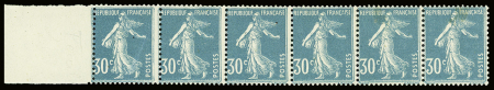 N°18 30c bleu en bande horizontale de 6 dont un défectueux,