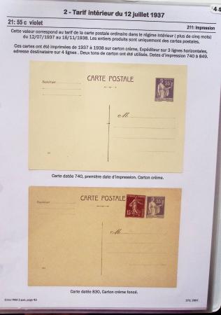 Gros classeur blanc de bureau contenant une collection spécialisée d'entiers postaux au type Paix 40c violet, 50c rouge, 55c violet, 65c Outremer, 90c