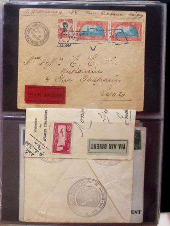Album brun-rouge de 107 premiers vols vers l'Asie (1929 - 1973 dont 5.1.1934 courrier rapide de l'Emeraude 5.1.1934) dont nombreux Air France