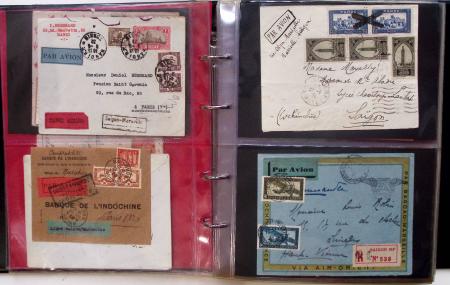 Album brun-rouge de 107 premiers vols vers l'Asie (1929 - 1973 dont 5.1.1934 courrier rapide de l'Emeraude 5.1.1934) dont nombreux Air France