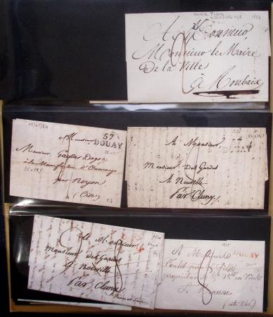 Album Safe bleu foncé : 103 plis de Douai : marques postales dont Ancien Régime, MP à numéros, lettres classiques dont n°3 obl. Grille + T15 Douai (1849)