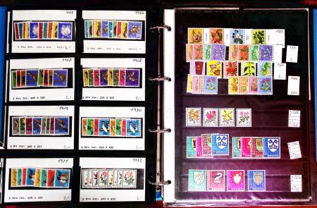 1900-90, Chiefly never hinged stock in three stockbooks,