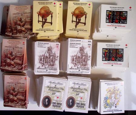 1953-1983, Stock de carnets Croix-Rouge, en quantité