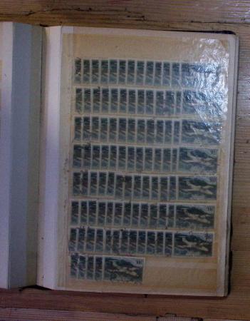 1937-1970, Stock de feuilles ou fragments de feuilles,