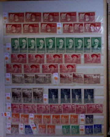 1937-1970, Stock de feuilles ou fragments de feuilles,