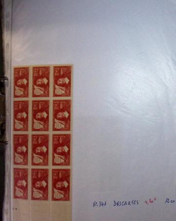 1937-1970, Stock de feuilles ou fragments de feuilles,
