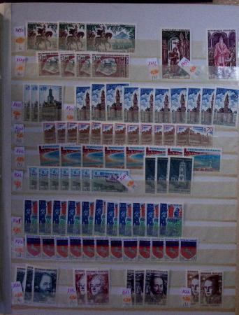 1937-1970, Stock de feuilles ou fragments de feuilles,