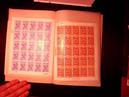 1956-1975, Important stock de timbres après indépendance.