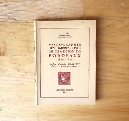 BIBLIOTHEQUE Un ensemble de livres, brochures, photocopies