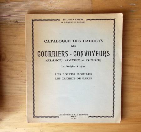 BIBLIOTHEQUE Un ensemble de livres, brochures, photocopies