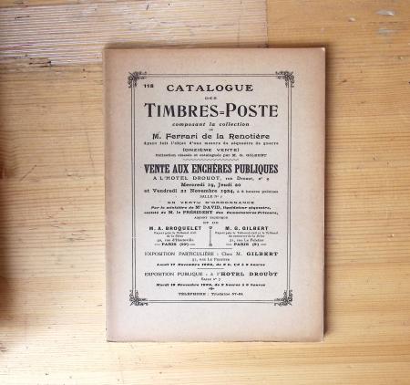 BIBLIOTHEQUE Un ensemble de livres, brochures, photocopies