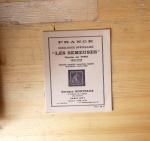 BIBLIOTHEQUE Un ensemble de livres, brochures, photocopies