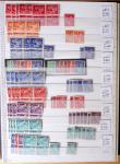 1900-1959, en 5 albums, très important stock de timbres
