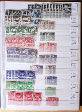 1900-1959, en 5 albums, très important stock de timbres