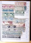 1900-1959, en 5 albums, très important stock de timbres