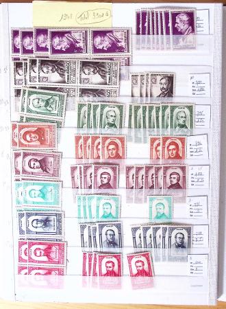 1900-1959, en 5 albums, très important stock de timbres