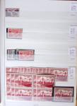 1900-1959, en 5 albums, très important stock de timbres