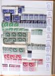 1900-1959, en 5 albums, très important stock de timbres