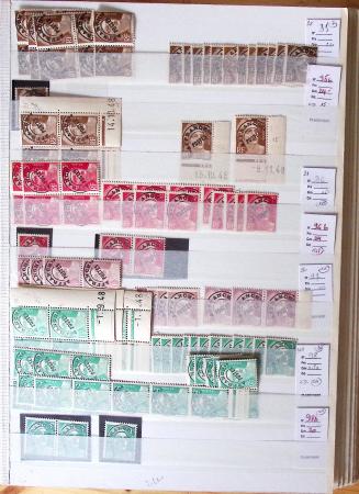 1900-1959, en 5 albums, très important stock de timbres