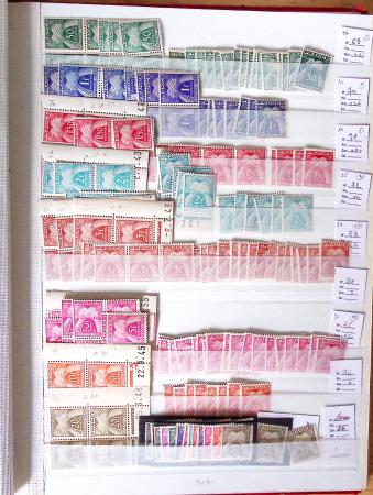 1900-1959, en 5 albums, très important stock de timbres