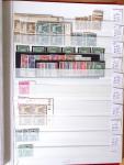 1900-1959, en 5 albums, très important stock de timbres