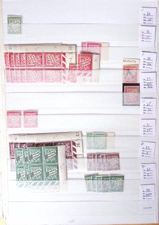 1900-1959, en 5 albums, très important stock de timbres
