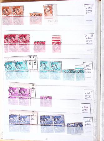 1900-1959, en 5 albums, très important stock de timbres
