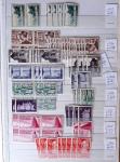 1900-1959, en 5 albums, très important stock de timbres