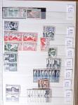 1900-1959, en 5 albums, très important stock de timbres