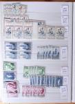 1900-1959, en 5 albums, très important stock de timbres