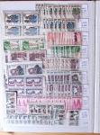 1900-1959, en 5 albums, très important stock de timbres