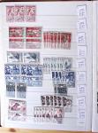 1900-1959, en 5 albums, très important stock de timbres