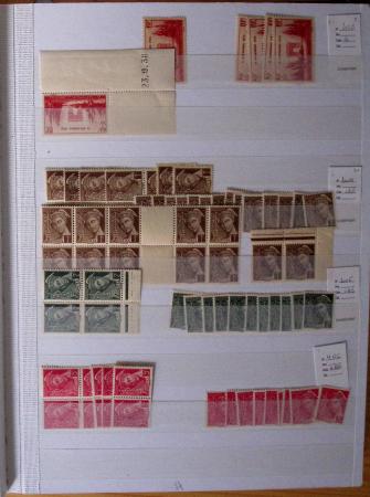 1900-1959, en 5 albums, très important stock de timbres
