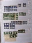 1900-1959, en 5 albums, très important stock de timbres