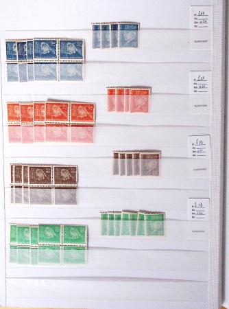 1900-1959, en 5 albums, très important stock de timbres