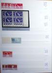 1900-1959, en 5 albums, très important stock de timbres