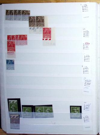 1900-1959, en 5 albums, très important stock de timbres