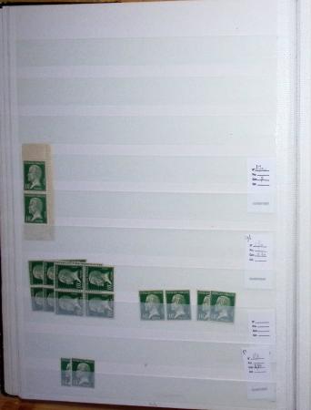 1900-1959, en 5 albums, très important stock de timbres