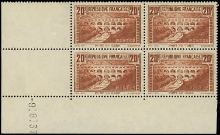 N°262 Pont du Gard, 20f chaudron, T IIB, BLOC de 4 CD 9/6/37, ch. s. bdf et s. 1 t., paille s. 1 autre, 2 t. **, TB