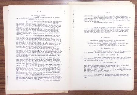 Dossier dans une chemise jaune sur le "bouton de l'armée française" (1913 - 1914), journal mensuel, "organe d'échange entre collectionneurs de boutons