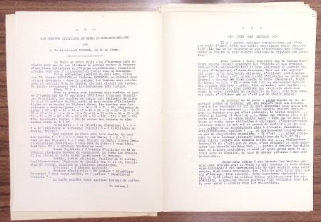 Dossier dans une chemise jaune sur le "bouton de l'armée française" (1913 - 1914), journal mensuel, "organe d'échange entre collectionneurs de boutons
