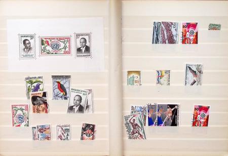 1849-1960, Accumulation de plusieurs collection du