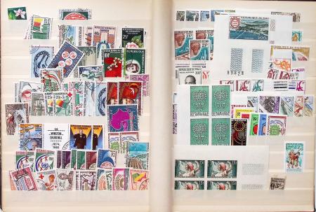1849-1960, Accumulation de plusieurs collection du