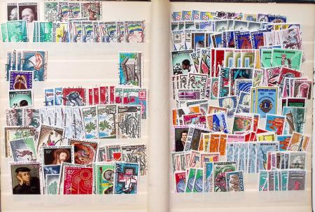 1849-1960, Accumulation de plusieurs collection du