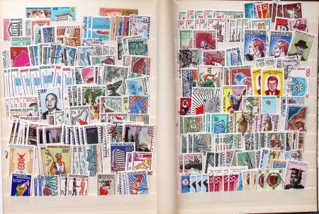 1849-1960, Accumulation de plusieurs collection du
