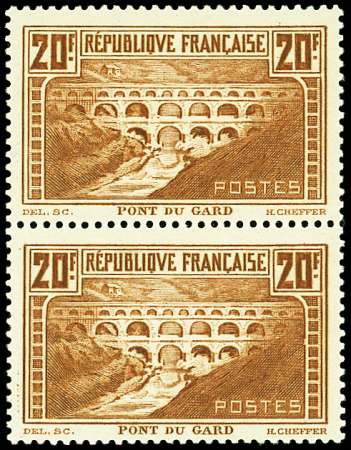 N°262f Pont du Gard, 20f chaudron, T IIA et T IIB se tenant verticalement, le T IIB est **, TB