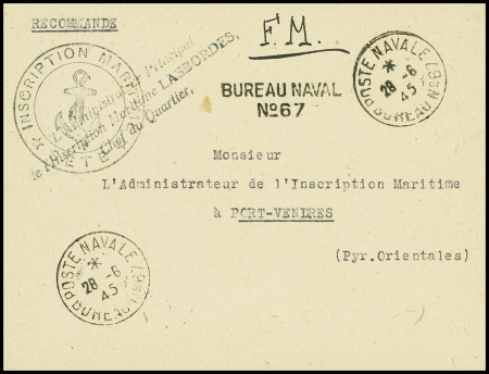 Lettre en franchise avec rare CAD "Poste navale bureau n°67" (1945) + griffe de recommandation provisoire et cachet bleu avec ancre "Inscription maritime Sète". RR et TB